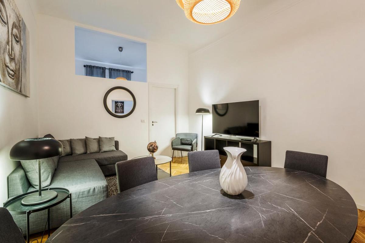 Luxury 4 Bedrooms Apartments Close To Duomo 밀라노 외부 사진